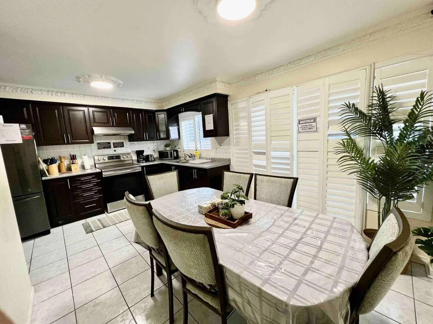 R3 Private Room Near Airport Mississauga Holiday home