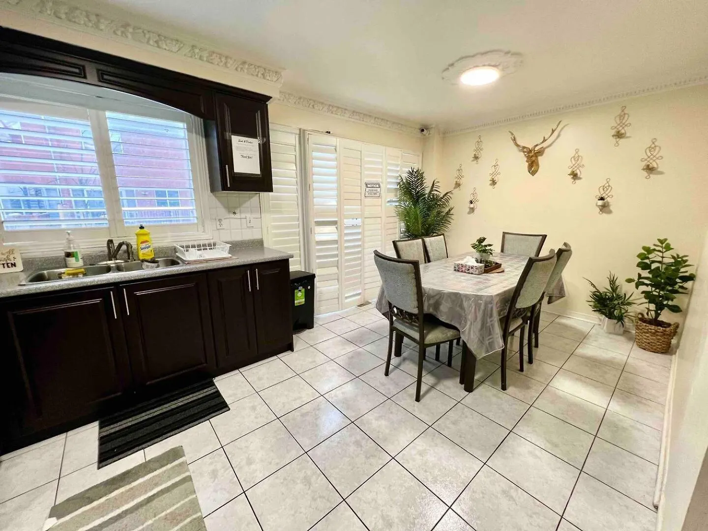 Holiday home R3 Private Room Near Airport Mississauga