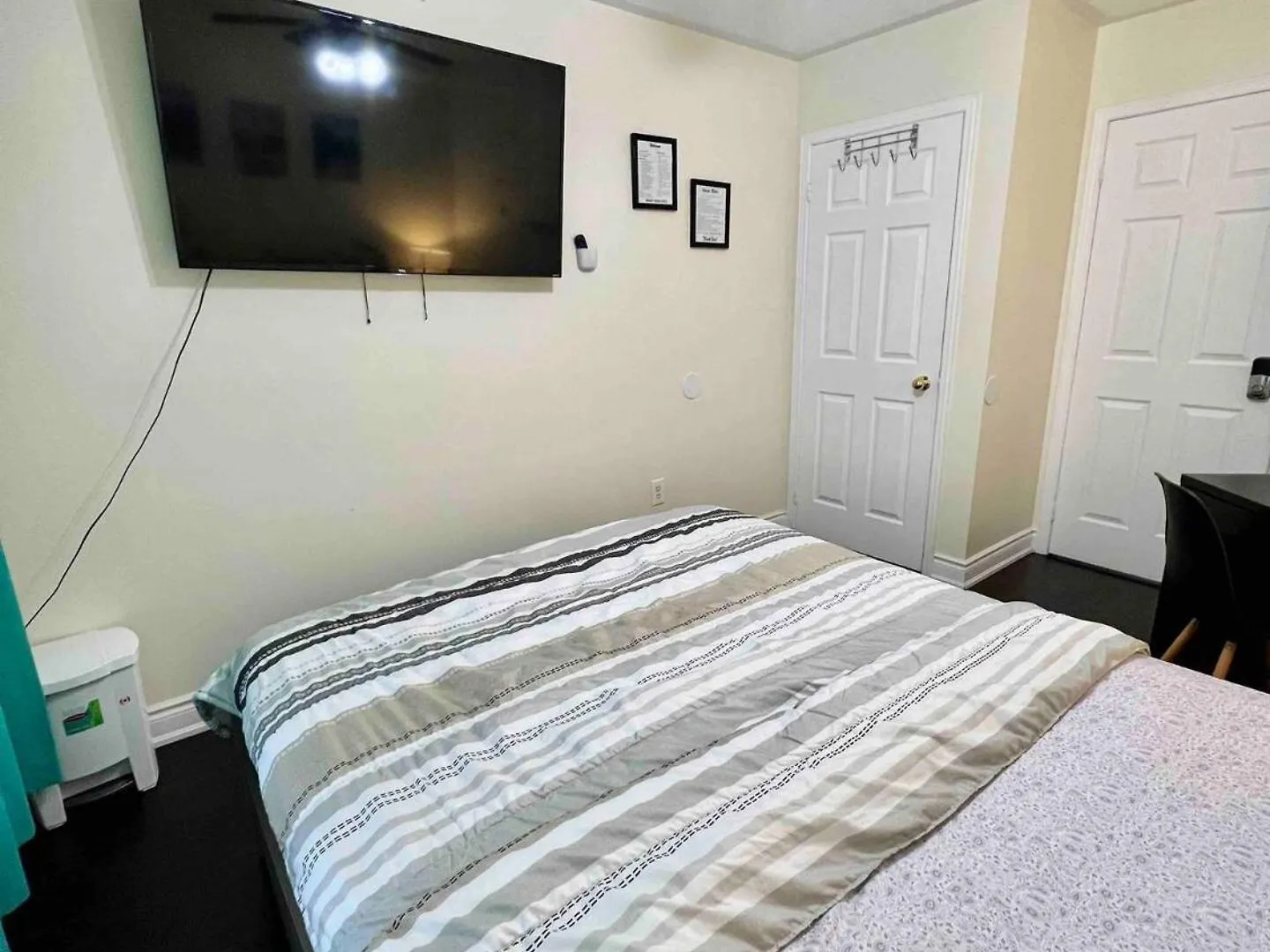 Holiday home R3 Private Room Near Airport Mississauga